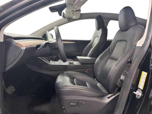 Certified 2023 Tesla Model Y Long Range AWD/4WD image 9