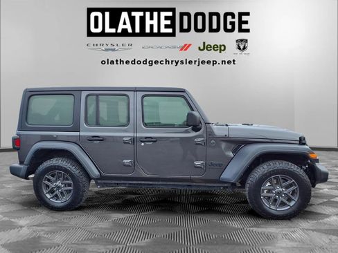 Certified 2024 Jeep Wrangler Sport S image 30
