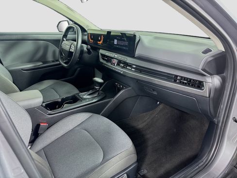 Used 2025 Kia K4 FWD image 27
