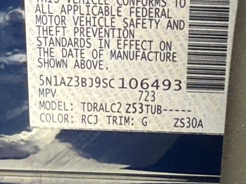 Certified 2025 Nissan Murano SV image 25