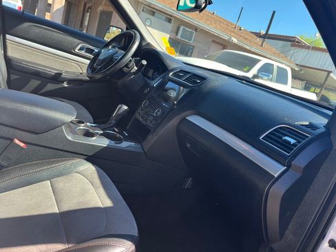 Used 2017 Ford Explorer XLT w/ Equipment Group 202A image 38