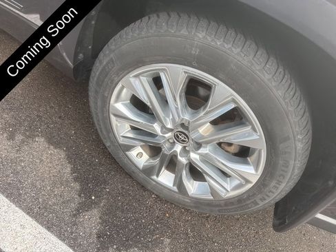 Used 2021 Toyota Highlander Limited image 13