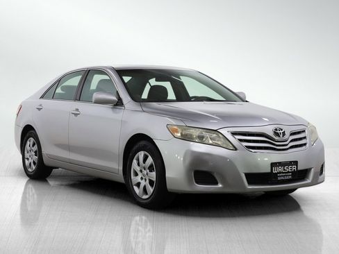 Used 2011 Toyota Camry LE image 7