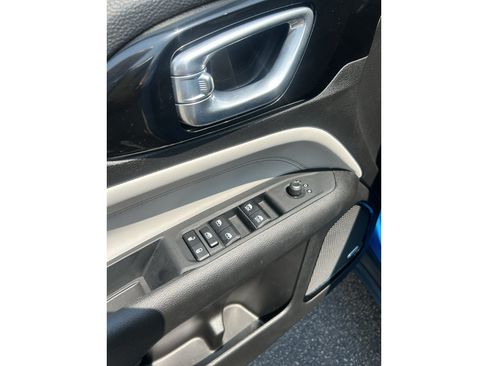 Used 2025 Jeep Compass Limited w/ Sun & Sound Group AWD/4WD image 13