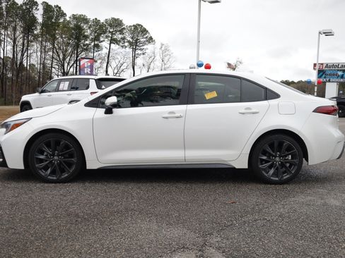 Used 2024 Toyota Corolla XSE image 3