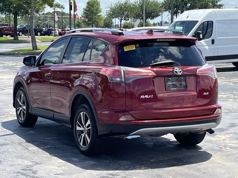 Used 2018 Toyota RAV4 XLE FWD image 9
