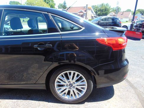 Used 2016 Ford Focus Titanium w/ Titanium Technology Package FWD image 13