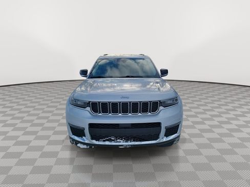 Used 2022 Jeep Grand Cherokee L Limited image 3