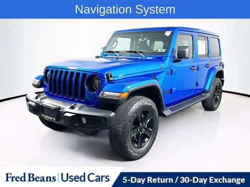 Used 2022 Jeep Wrangler Unlimited Sahara AWD/4WD image 3