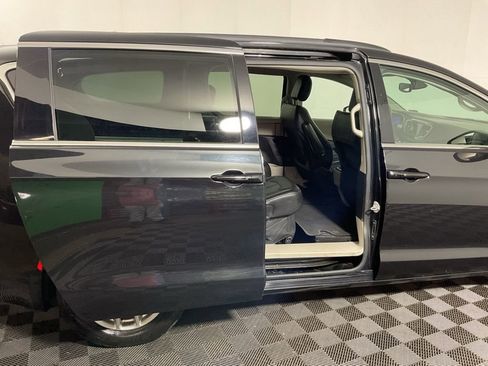 Used 2021 Chrysler Voyager Lxi image 27