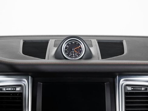 Used 2016 Porsche Macan S w/ Infotainment Package image 36