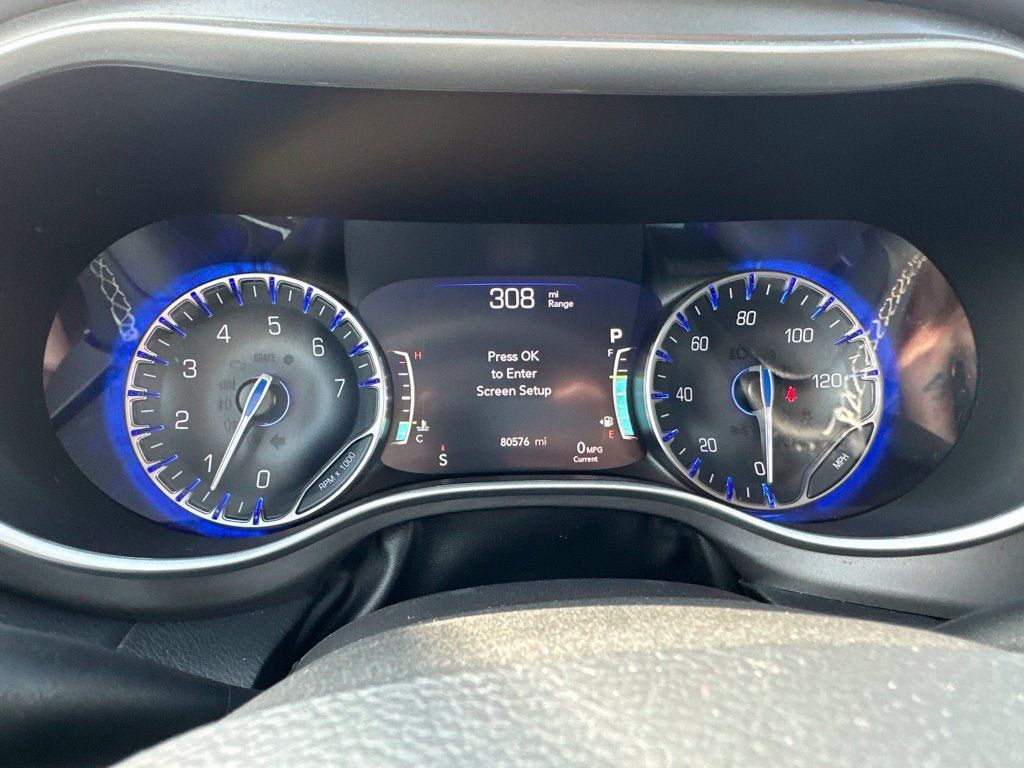 Used 2022 Chrysler Pacifica Touring-L FWD image 18