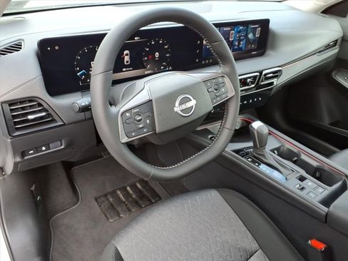Used 2026 Nissan Sentra SV w/ SV Convenience Package FWD image 11