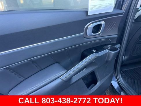 Used 2025 Kia Sorento SX FWD image 12