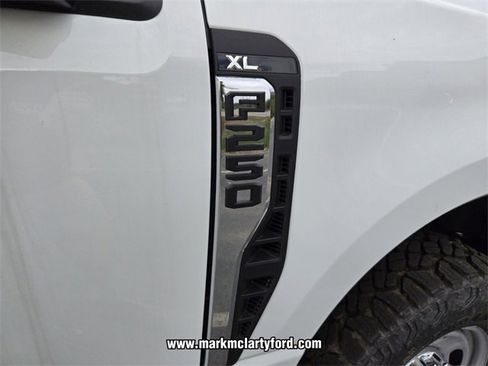 New 2026 Ford F250 XL w/ XL Off-Road Package image 12