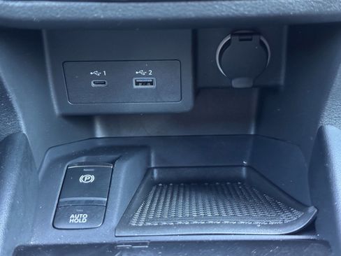 Used 2023 Nissan Kicks SR w/ SR Premium Package FWD image 25