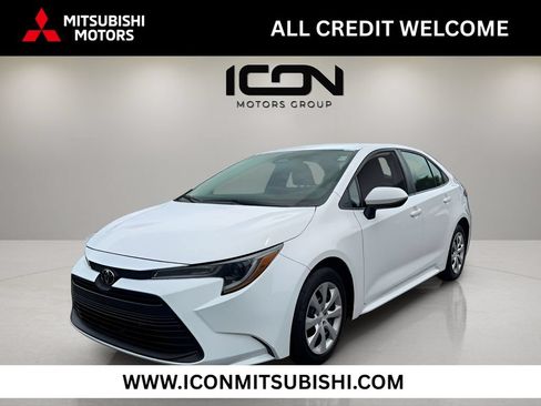 Used 2024 Toyota Corolla LE FWD image 1