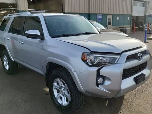 Used 2018 Toyota 4Runner SR5 w/ Wilderness Package AWD/4WD image 1