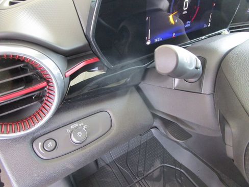 New 2026 Chevrolet Trax RS w/ Sunroof Package image 20