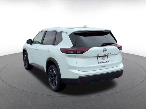 Used 2025 Nissan Rogue SV FWD image 9