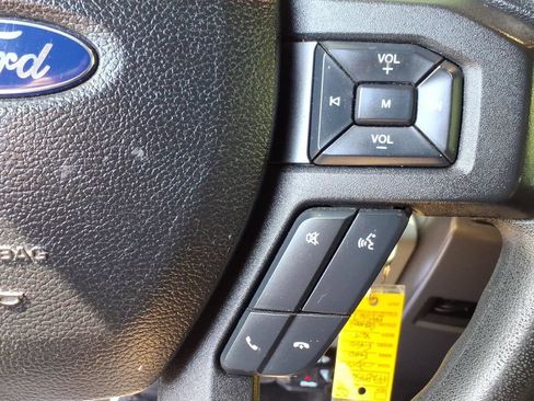 Used 2015 Ford F150 XLT AWD/4WD image 18