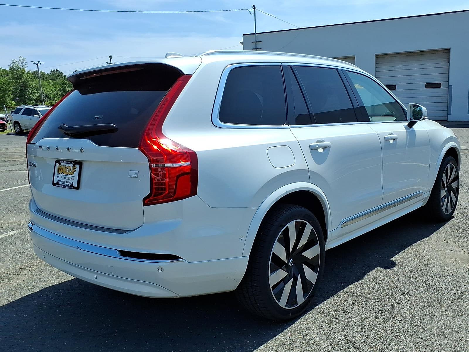 Used 2024 Volvo XC90 T8 Plus w/ Protection Package Premier AWD/4WD image 6