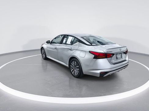 Used 2024 Nissan Altima 2.5 SV image 6