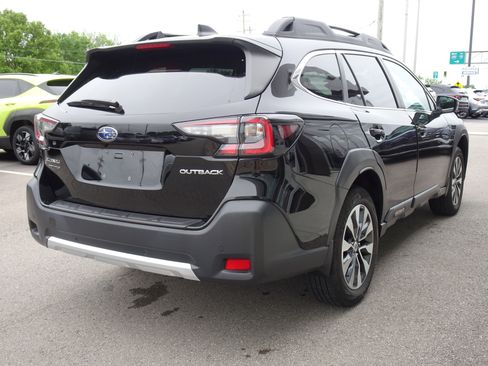 Used 2023 Subaru Outback Limited AWD/4WD image 5