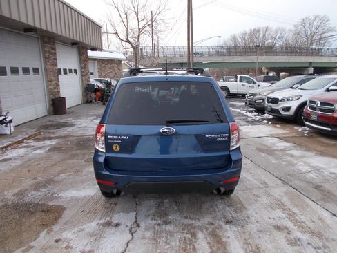 Used 2012 Subaru Forester 2.5X Premium w/ All-Weather Pkg image 5