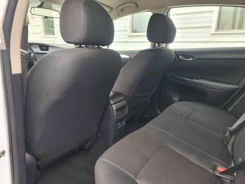 Used 2019 Nissan Sentra S image 9