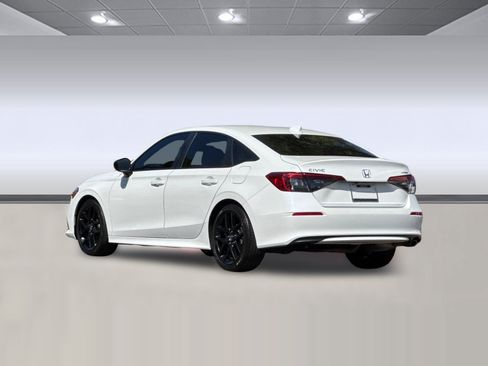 Used 2023 Honda Civic Sport image 3