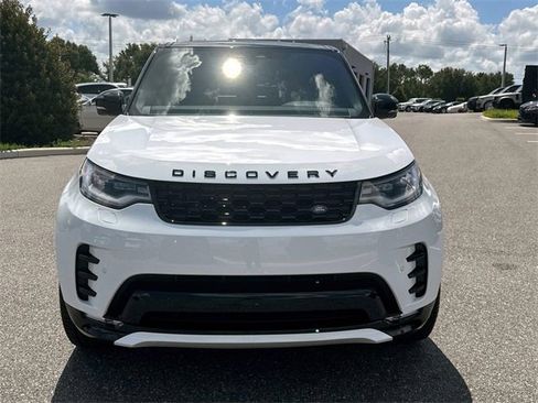 New 2025 Land Rover Discovery Dynamic SE image 10