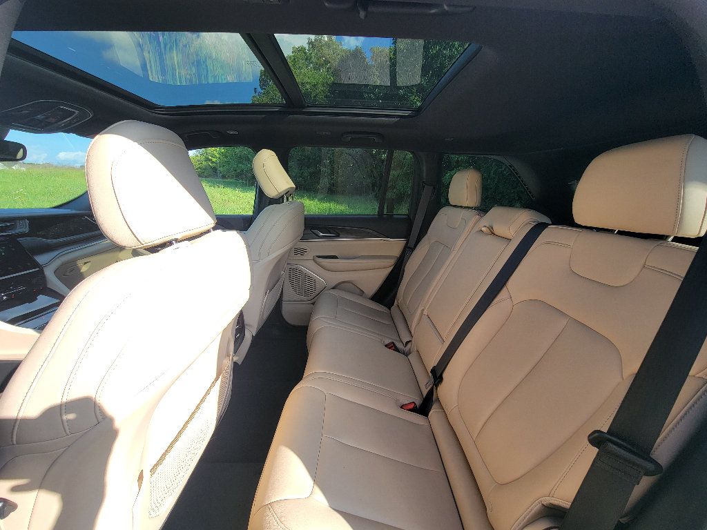 Used 2023 Jeep Grand Cherokee 4WD 4xe image 28
