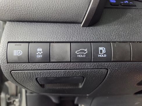 Used 2022 Toyota Camry SE FWD image 20