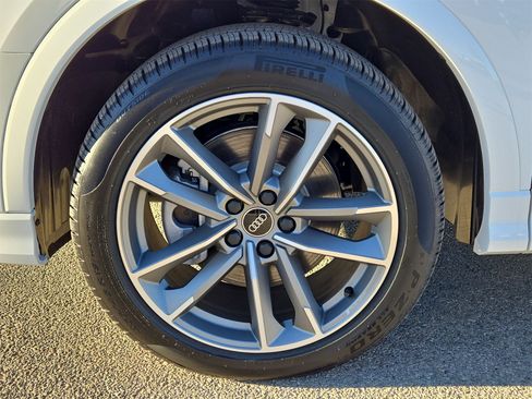 New 2025 Audi Q3 2.0T Premium image 11