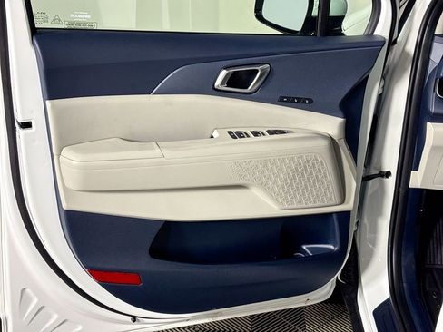 New 2026 Kia Carnival EX image 10