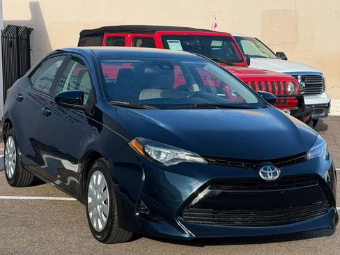 Used 2018 Toyota Corolla LE FWD image 10