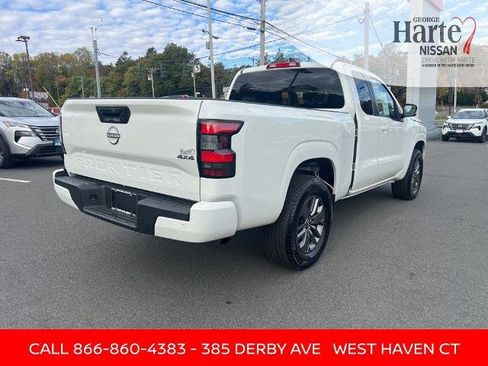 Certified 2025 Nissan Frontier SV image 5