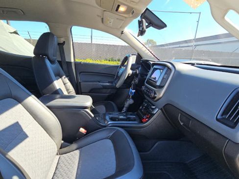 Used 2019 Chevrolet Colorado Z71 AWD/4WD image 5