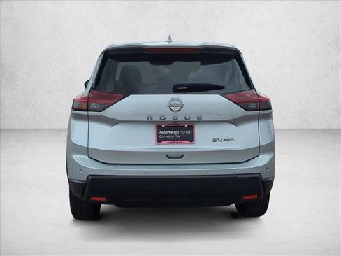 Used 2024 Nissan Rogue SV AWD/4WD image 8