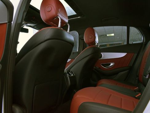 Used 2023 Mercedes-Benz GLC 300 4MATIC Coupe image 23