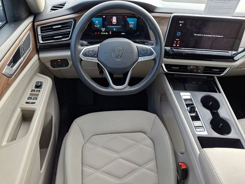 Certified 2024 Volkswagen Atlas SE image 12