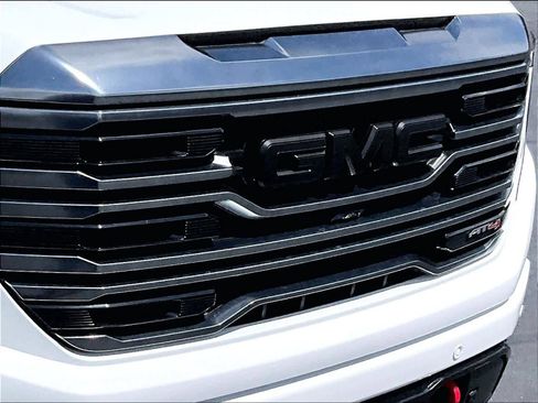 Used 2022 GMC Sierra 1500 AT4 w/ AT4 Premium Package AWD/4WD image 32