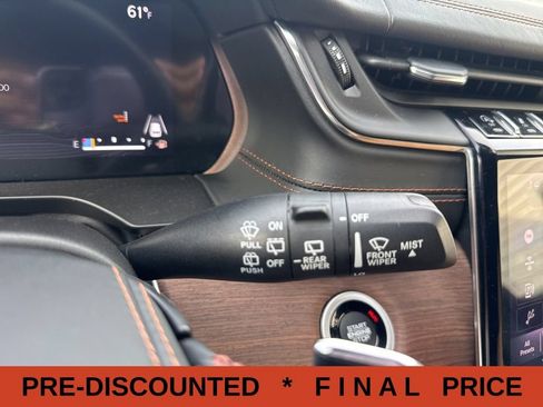 Used 2023 Jeep Grand Cherokee L Summit w/ Advanced Protech Group IV AWD/4WD image 31