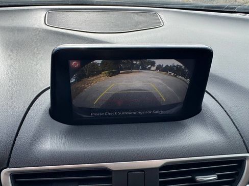 Used 2018 MAZDA MAZDA3 Sport image 23