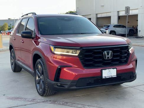 Used 2023 Honda Pilot Sport image 8