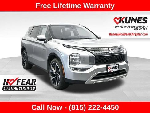 Used 2024 Mitsubishi Outlander 4WD Plug-In Hybrid image 1