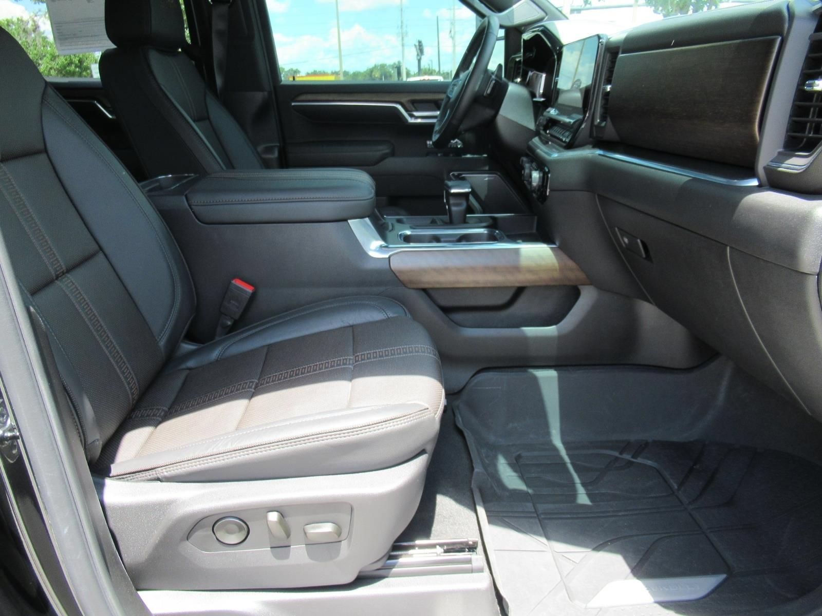 Used 2026 Chevrolet Silverado 1500 High Country w/ Midnight Edition RWD image 10
