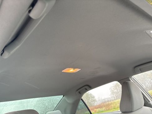 Used 2016 Toyota Camry LE image 33