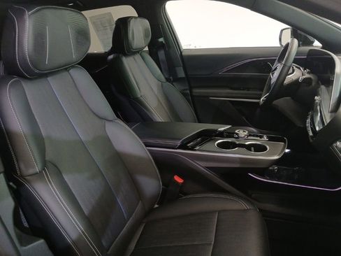Certified 2024 Cadillac Lyriq Luxury AWD/4WD image 13